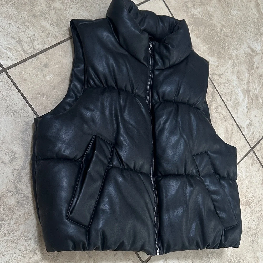 Banana Republic Black Vegan Faux Leather Puffer Vest - Picture 3 of 13